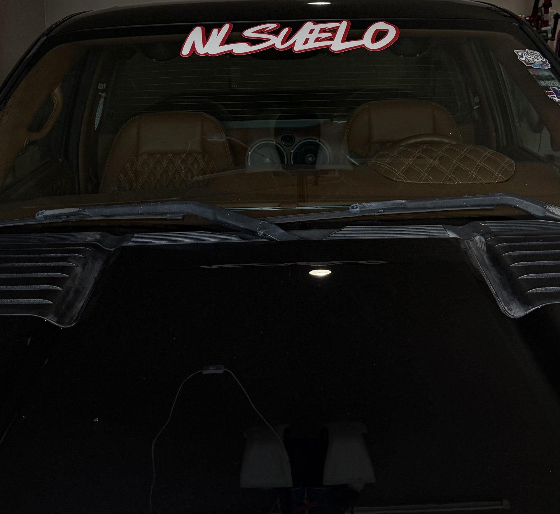 NLSUELO Red Windshield Decal
